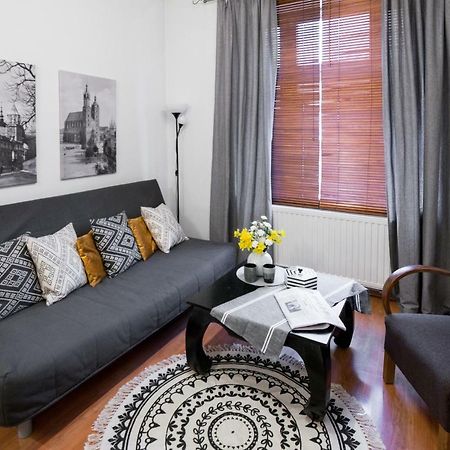 Cichy Apartament Obok Wawelu Tarlowska Krakau Exterior foto